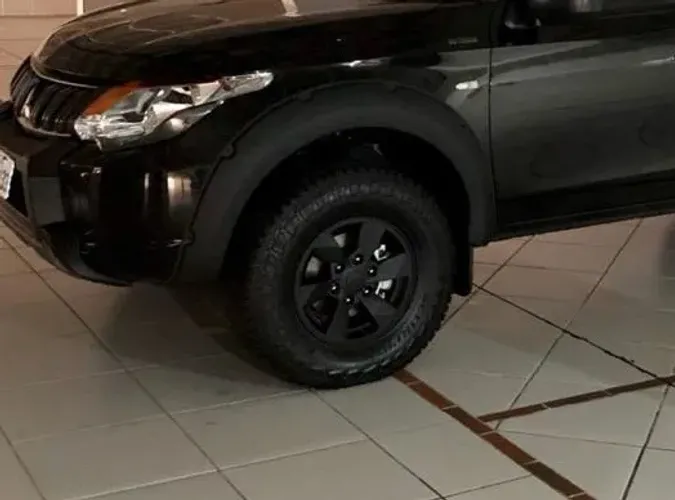 Mitsubishi L200 Triton Sport GLX 2.4 CD Diesel Mec. 2020