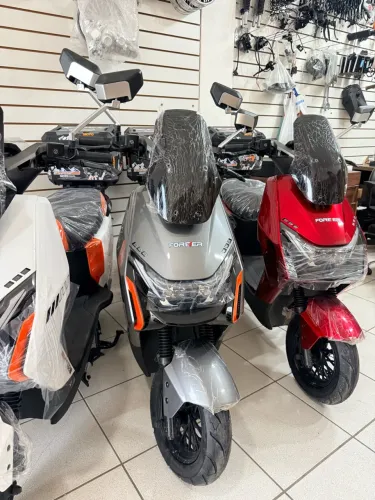 Scooter elétrica 0km a prova dágua Autonomia até 100 km