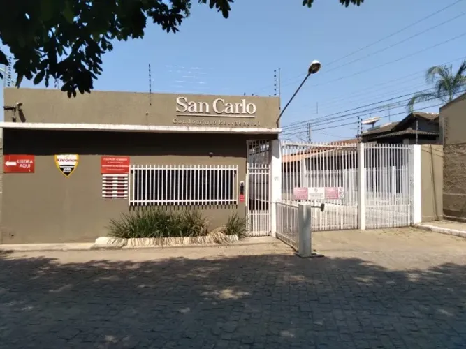 CASA 4 SUÍTES + PISCINA + ESCRITÓRIO C/ 3 SALAS ENTRADA INDEPENDENTE - COND. FECHADO
