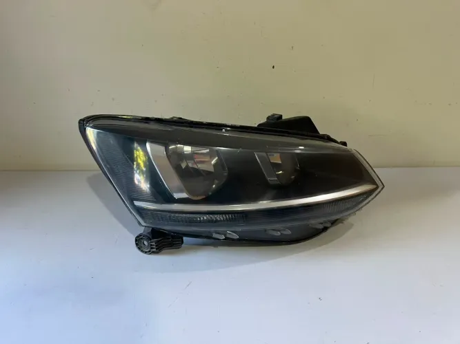 Farol direito Fox / SpaceFox / CrossFox 2015/2016/2017/2018/2019/2020/2021