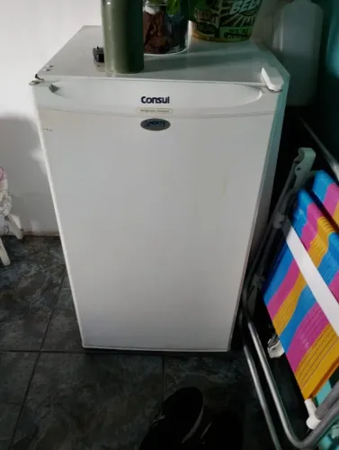 Frigobar semi novo Consul perfeito estado so marca de uso