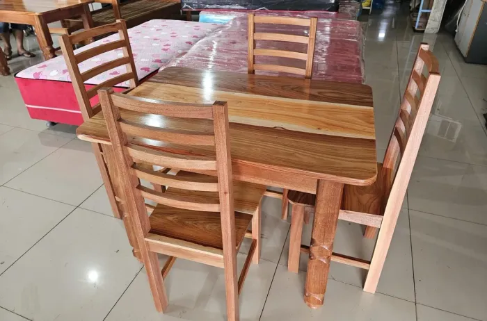 Mesa de 4 cadeira
