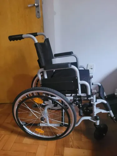 Cadeira de rodas infantil