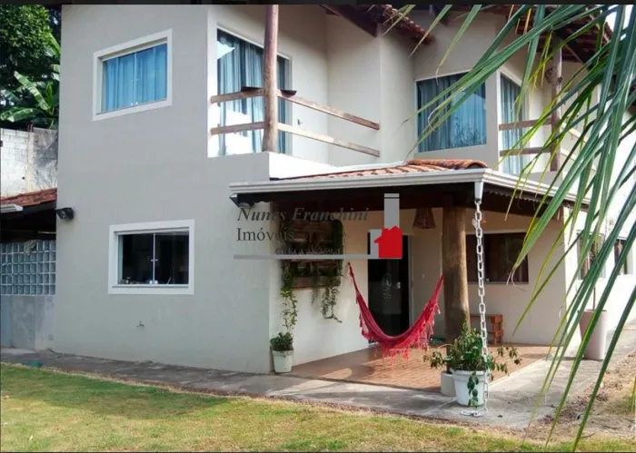 Casa de alto padrão em condomínio de luxo em São Vicente, Mairiporã-SP: 5 quartos, 4 suíte