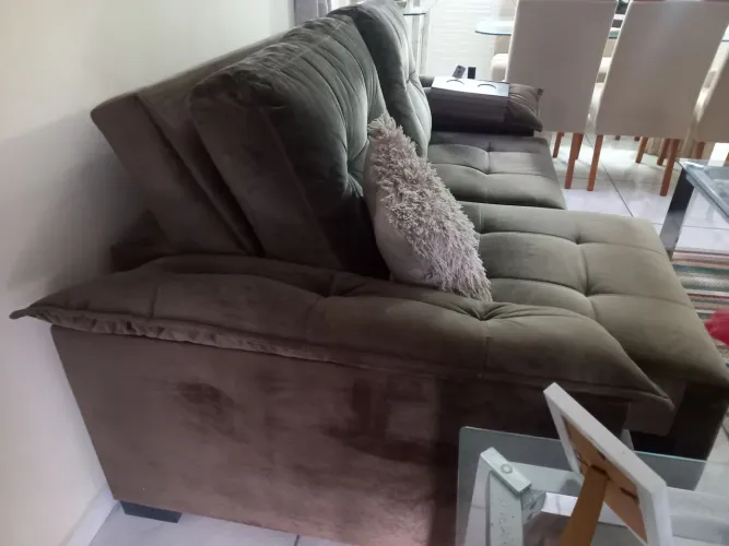 Sofá retrátil em Veludo Premium marrom café