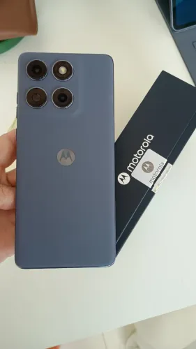 Motorola Edge 60 fusion 256 GB, RAM 8 GB + 4 GB, câmera frontal de 32 MP/Traseira de 50 MP