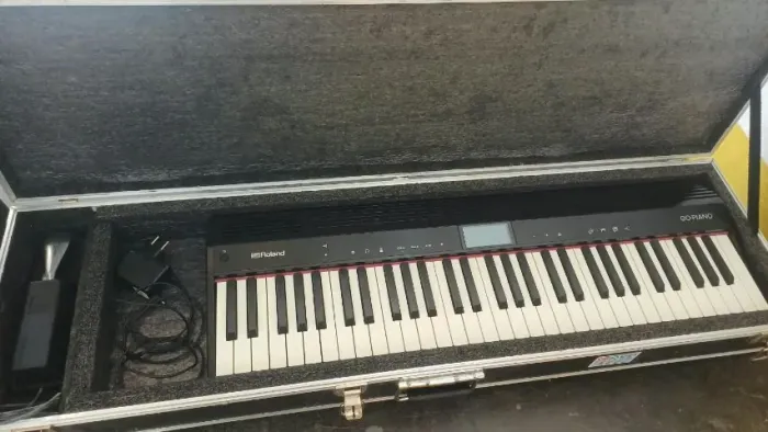 Piano digital roland go 61p com hard case