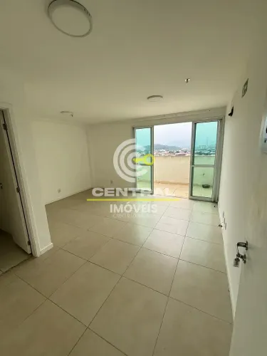 Sala Comercial para alugar na Avenida Vinte e Dois de Maio, Centro, Itaboraí - RJ