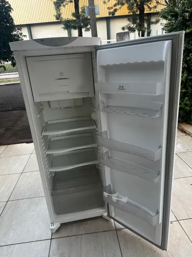 Geladeira Brastemp Frost free de 352 litros , Funcionando perfeitamente Eu entrego