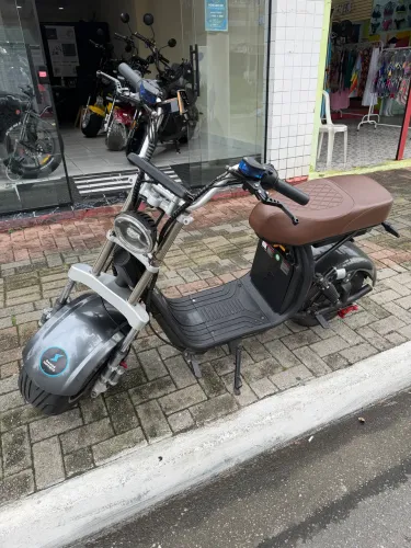 Moto Elétrica Scooter 1000 watts Autopropelido