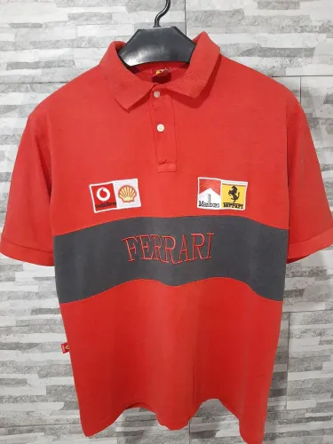 Polo Ferrari Vintage Bordada | Estilo F1 | Tamanho (GG)