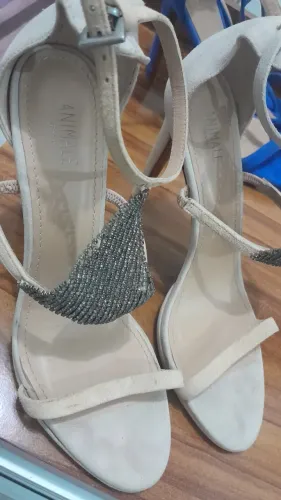 Vendo 2 pares de sandália animale número37 cada 50.00 as duas os dois pares 90,00 trindade