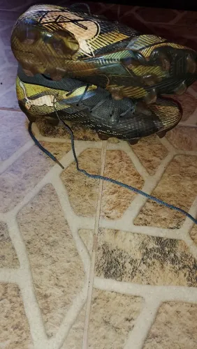 Chuteira puma semi usada