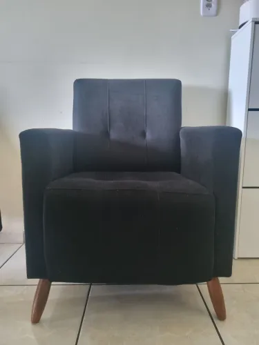 Vendo poltrona semi nova.