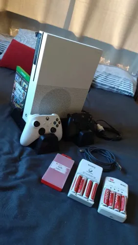 Xbox One S Top 