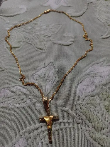 CORDÃO DE OURO FOLHEADO COM MEDALHA DE CRUZ