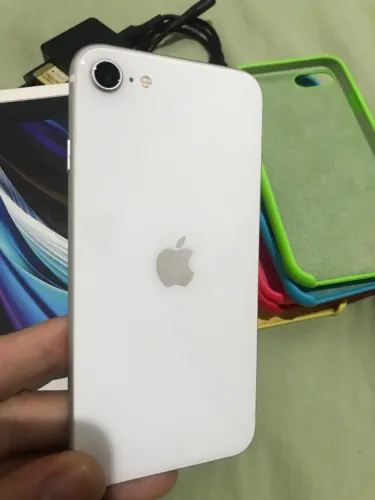 Vendo IPhone SE2020 64GB todo original por R$450