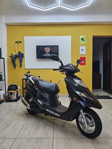  burgman 125 AN 