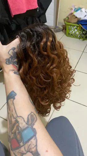 Lace Front Jana - mel com raiz escura Código: 8A946GC68 