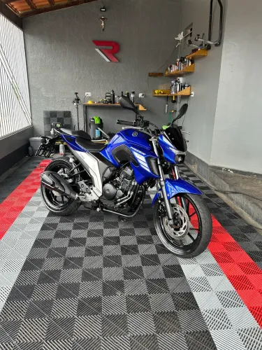 Fazer 250