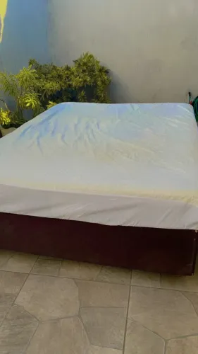 Cama usadinha vê-se com colchão