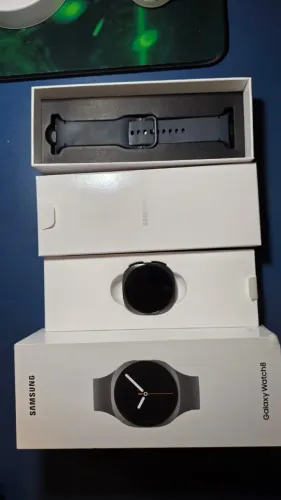Smartwatch Samsung Galaxy Watch8 LTE de 40mm Grafite - completo com eSIM
