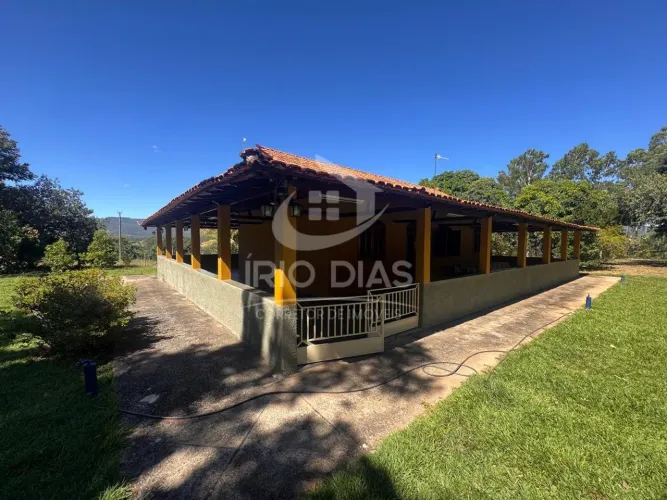 Fazenda para Venda em Buenópolis, Área Rural, 3 dormitórios, 1 suíte, 2 banheiros, 3 vagas