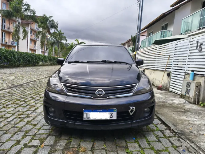 Nissan Tiida SL 1.8/1.8 Flex 16V Mec. 2012