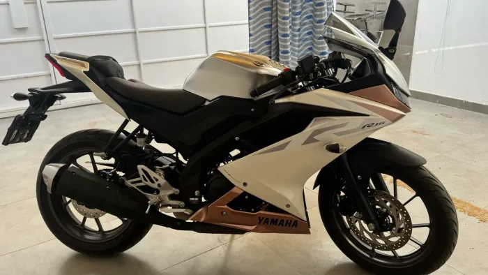 Yamaha R15