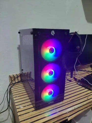 Gabinete gamer para vender logo