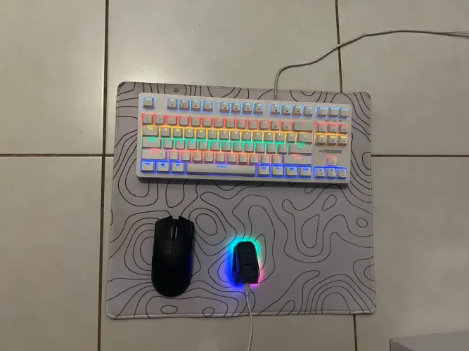 Monitor 24polegadas 180HZ/mouse Attack Shark X11