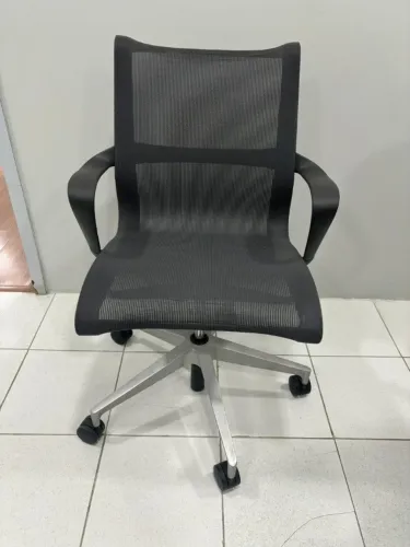 Cadeira Setu Herman Miller