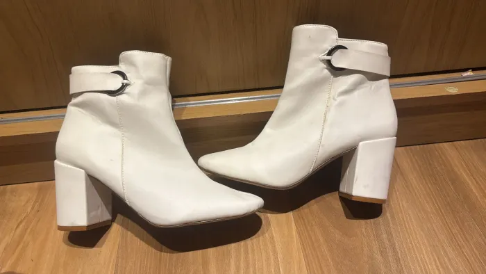 Bota branca courino Morena Rosa 36