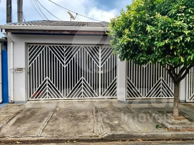 Casa com edícula, com 4 quartos, 2 banheiros no Jd. Adelaide em Hortolândia-SP.