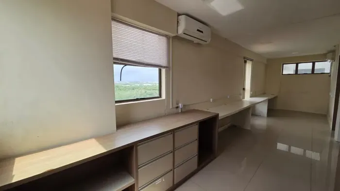 Sala Comercial no Edificio Meropolitan - Calhau - São Luís  MA