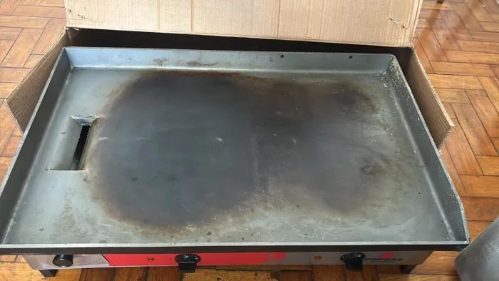 Vendo Chapa elétrica com menos de 1 mês de uso 