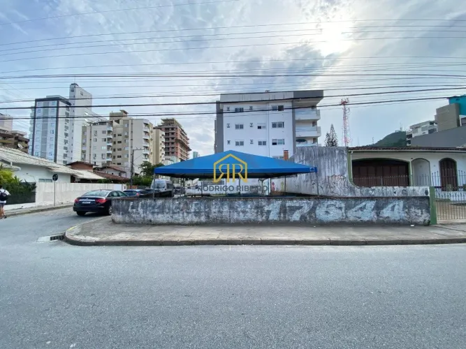 Terreno com viabilidade comercial e residencial