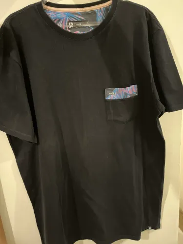 Camiseta Hurley Preta Masculina - Tamanho M