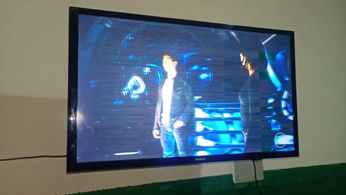 TV 32 polegadas Samsung ( para retirada de peças)