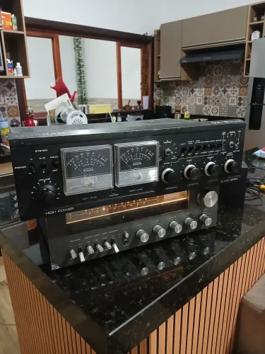 Amplificador Quasar QA-5500 ( Venda de peças)