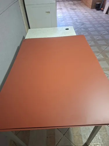 Formica cor Goiaba 125x85cm