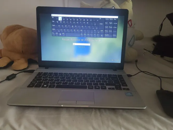 Notebook Samsung Essentials E22