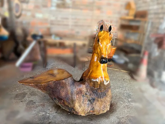 Banco em formato de cavalo