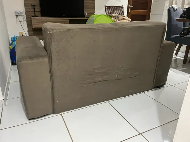 Sofá para doação retirada no Mucumagro contato *24