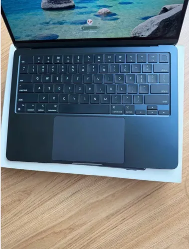 MacBook Air M3 - Bateria 100% - Praticamente novo