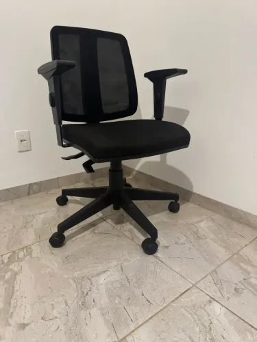 Vendo cadeira para escritório ou para estudos