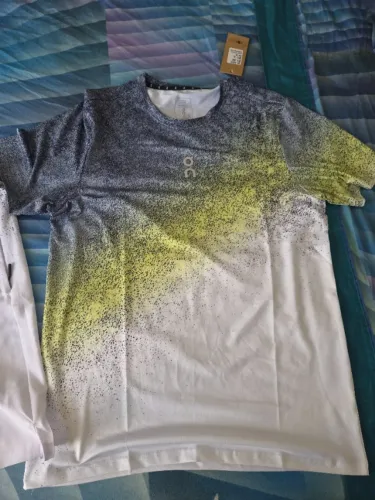 Kit esportes ON RUNNING camisa + short