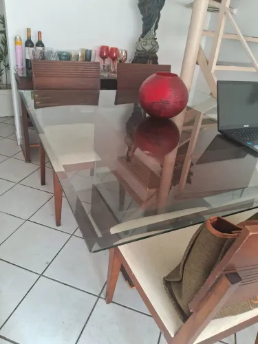 Mesa de jantar quadrada tampo de vidro R$ 350.00
