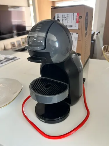 Máquina café cápsula Dolce Gusto Defeito
