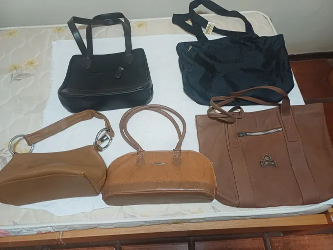 vendo 05 bolsas feminina